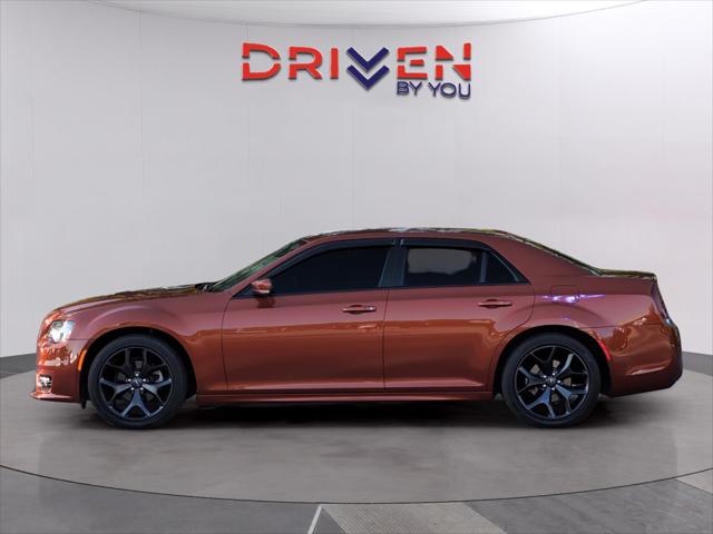 2021 Chrysler 300 Touring L