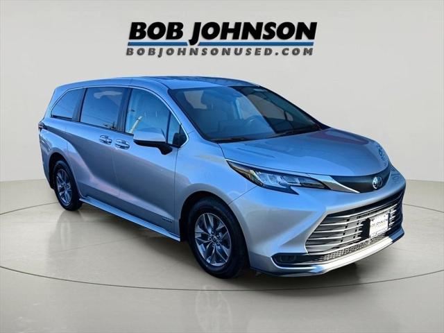 2021 Toyota Sienna LE