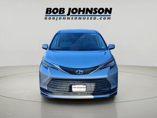 2021 Toyota Sienna LE