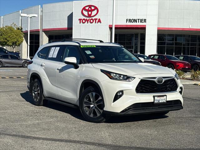 2020 Toyota Highlander XLE for sale in Valencia, CA