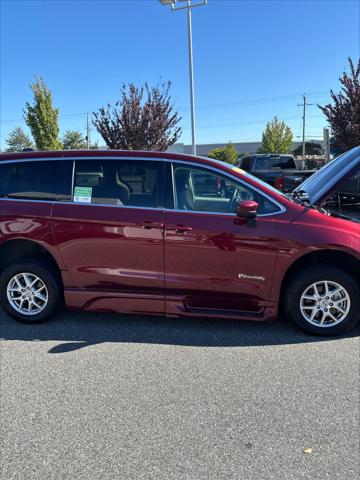 2023 Chrysler Voyager LX