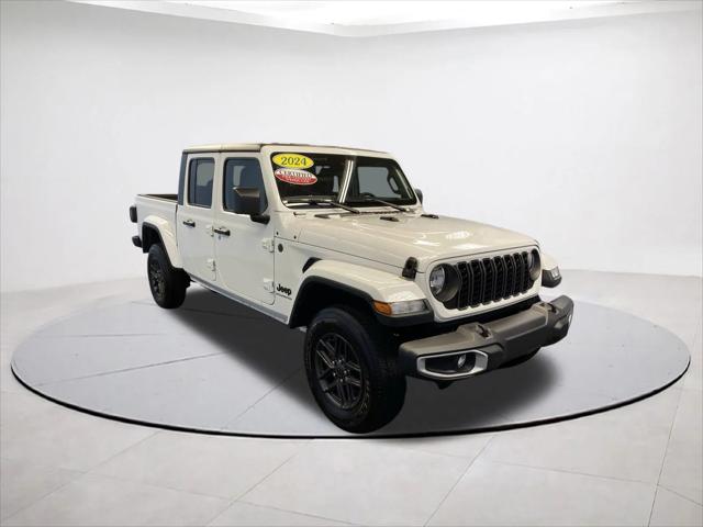 2024 Jeep Gladiator Sport S