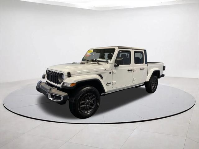 2024 Jeep Gladiator Sport S