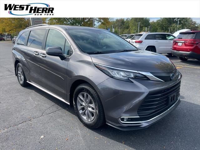 2023 Toyota Sienna XLE