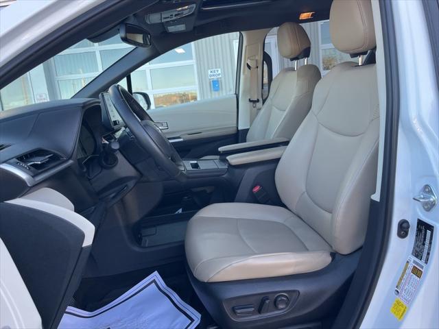 2022 Toyota Sienna XLE 2022 Toyota Sienna XLE