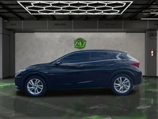 2017 INFINITI QX30 Luxury