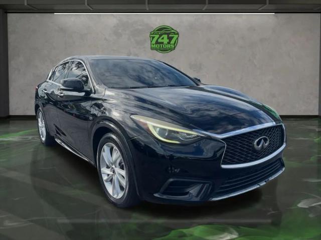 2017 INFINITI QX30 Luxury