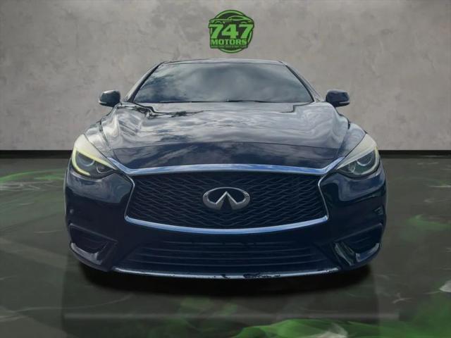 2017 INFINITI QX30 Luxury