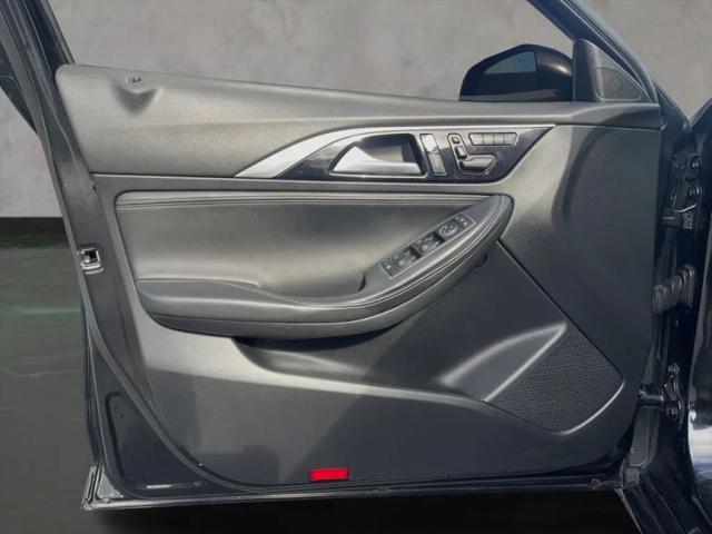 2017 INFINITI QX30 Luxury