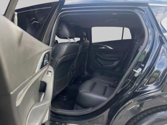 2017 INFINITI QX30 Luxury