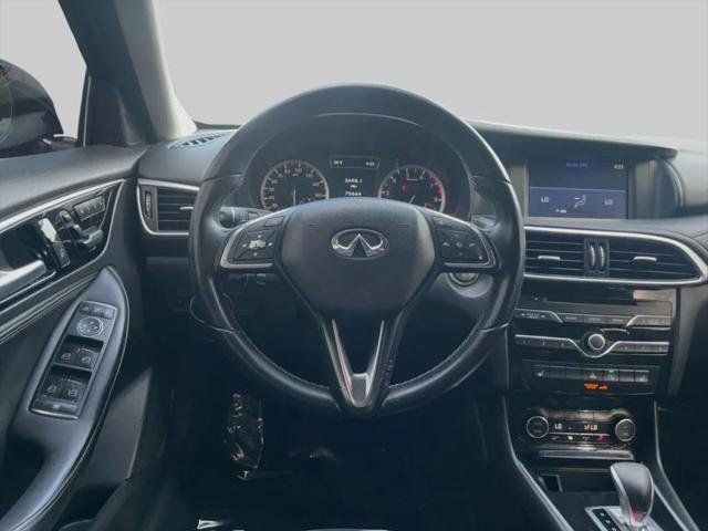 2017 INFINITI QX30 Luxury
