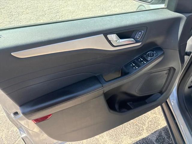 2022 Ford Escape SEL Hybrid