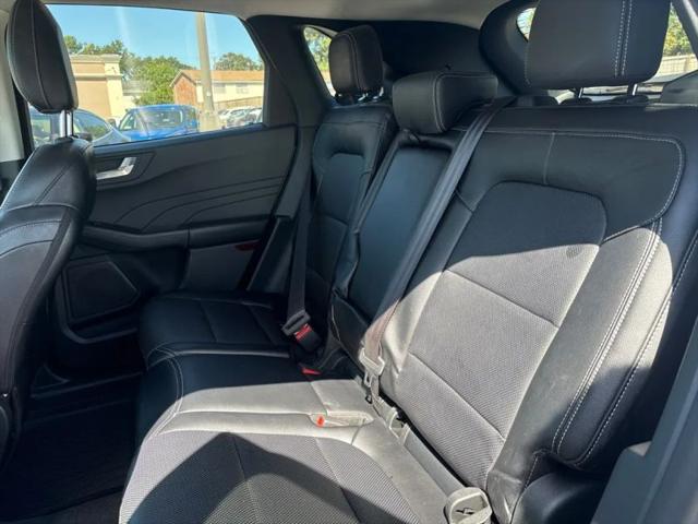 2022 Ford Escape SEL Hybrid