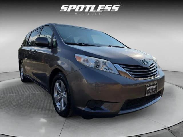 2015 Toyota Sienna LE 7 Passenger