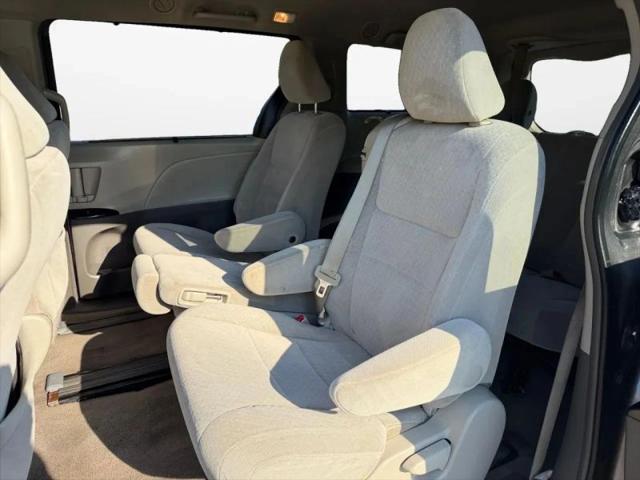 2015 Toyota Sienna LE 7 Passenger