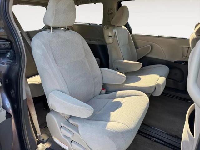 2015 Toyota Sienna LE 7 Passenger