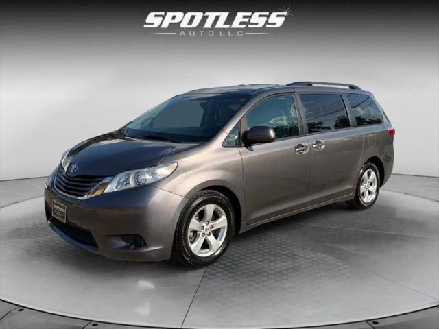 2015 Toyota Sienna LE 7 Passenger for sale in San Antonio, TX