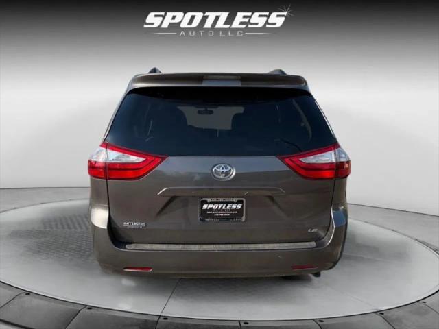 2015 Toyota Sienna LE 7 Passenger