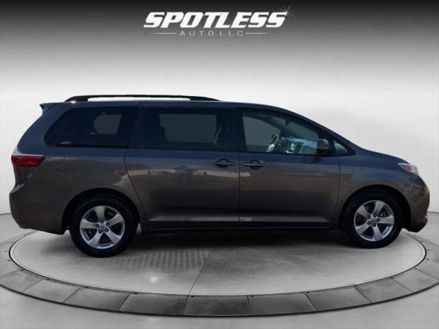 2015 Toyota Sienna LE 7 Passenger