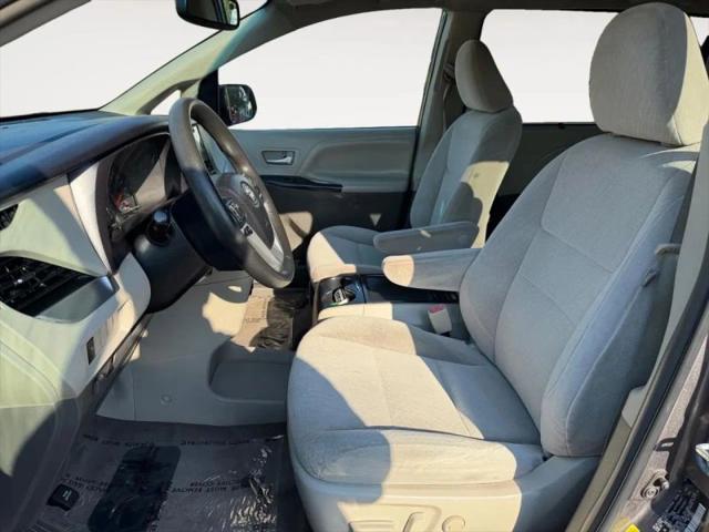 2015 Toyota Sienna LE 7 Passenger