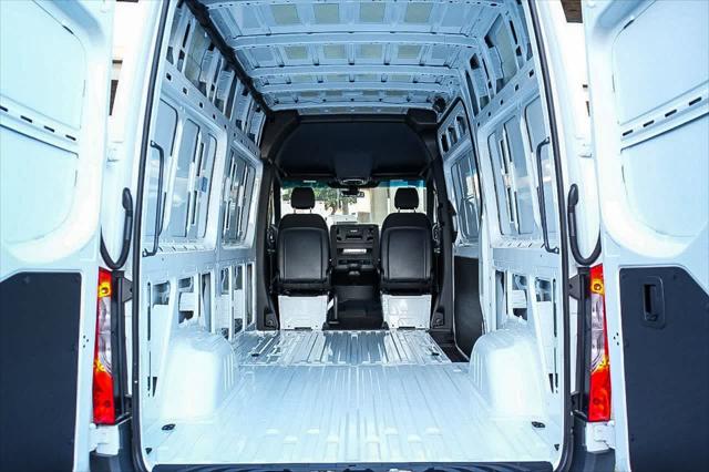 2026 Mercedes-Benz Sprinter Cargo Van Standard Roof 4-Cyl Diesel