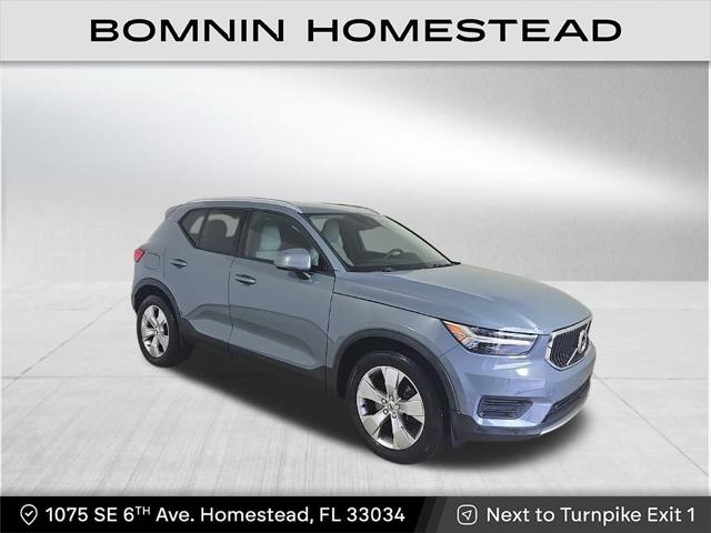2020 Volvo XC40 T4 Momentum