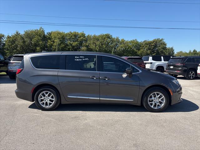 2020 Chrysler Voyager LX