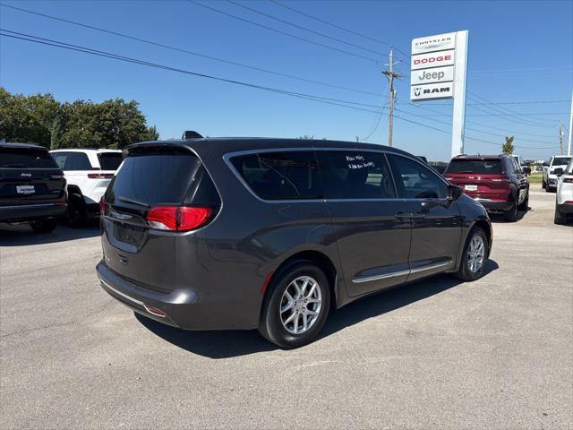 2020 Chrysler Voyager LX