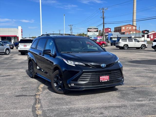 2025 Toyota Sienna Woodland Edition