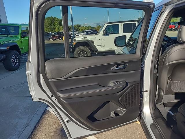 2025 Jeep Grand Cherokee L Altitude X 4x4