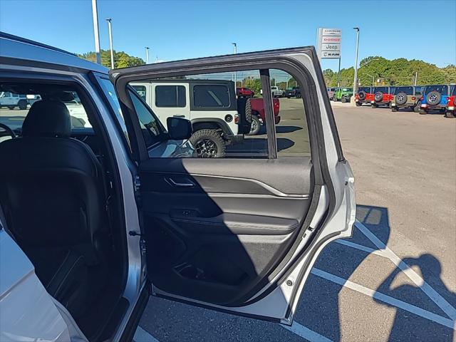 2025 Jeep Grand Cherokee L Altitude X 4x4