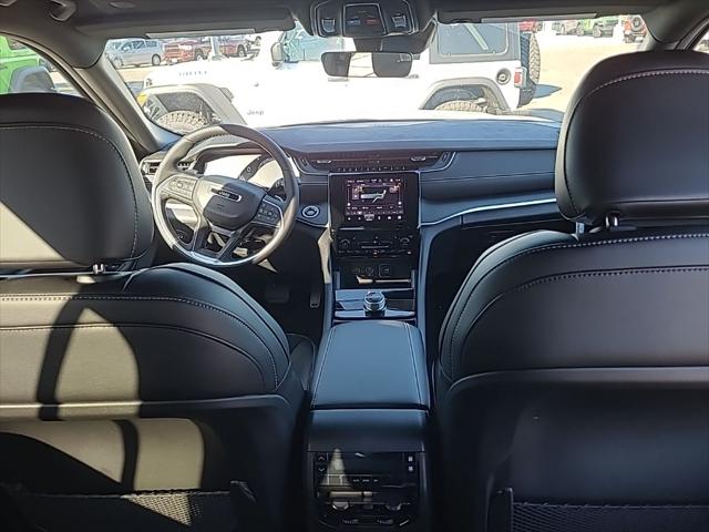 2025 Jeep Grand Cherokee L Altitude X 4x4