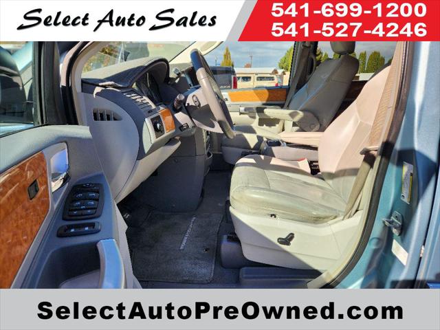 2009 Chrysler Town & Country Limited