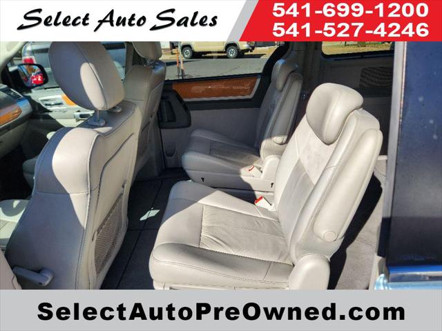 2009 Chrysler Town & Country Limited