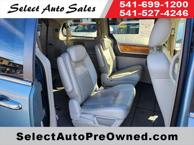 2009 Chrysler Town & Country Limited
