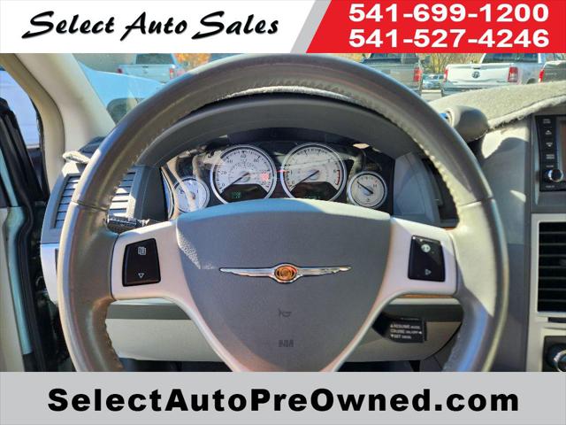 2009 Chrysler Town & Country Limited