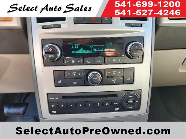 2009 Chrysler Town & Country Limited