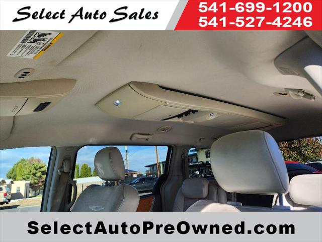2009 Chrysler Town & Country Limited