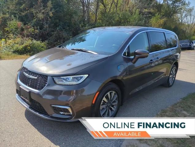 2022 Chrysler Pacifica Hybrid Touring L for sale in Jordan, MN