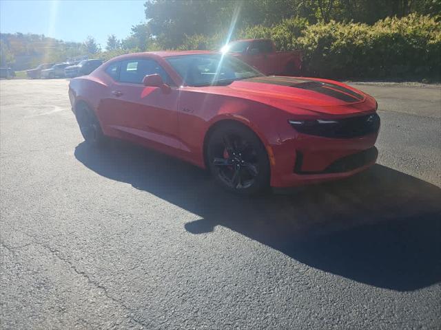 2022 Chevrolet Camaro RWD Coupe LT1