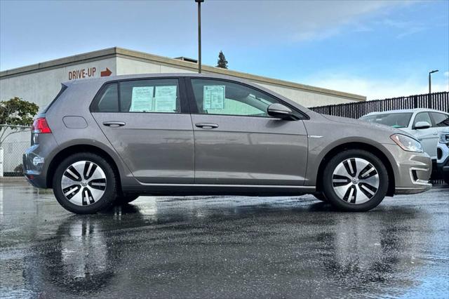 2016 Volkswagen e-Golf SE 2016 Volkswagen e-Golf SE