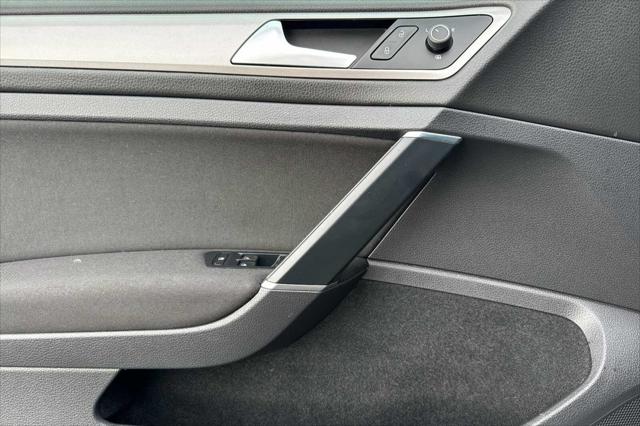 2016 Volkswagen e-Golf SE