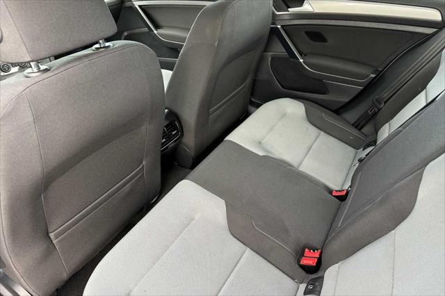 2016 Volkswagen e-Golf SE