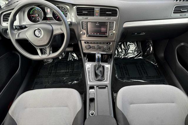 2016 Volkswagen e-Golf SE