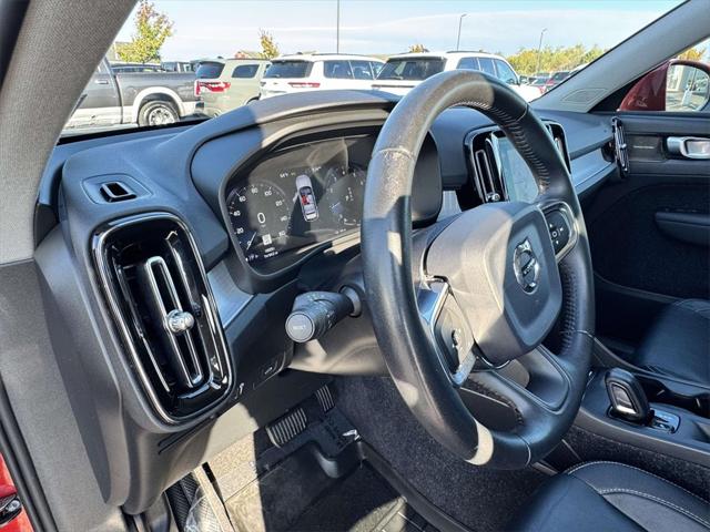 2019 Volvo XC40 T5 Momentum 2019 Volvo XC40 T5 Momentum