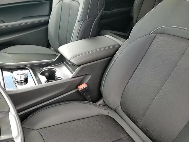 2025 Jeep Grand Cherokee L Laredo X 4x4