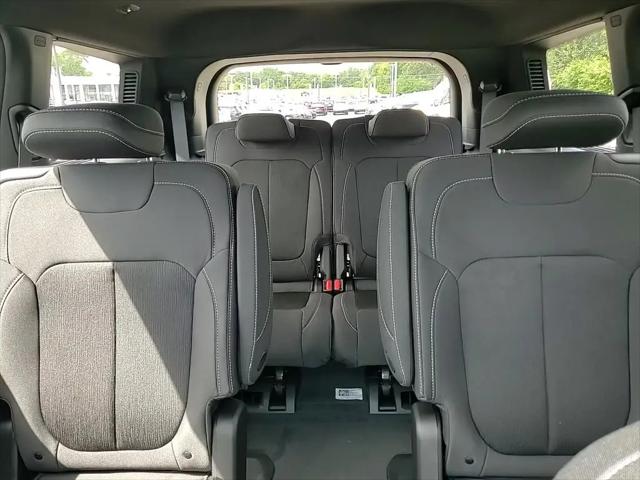 2025 Jeep Grand Cherokee L Laredo X 4x4