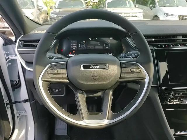 2025 Jeep Grand Cherokee L Laredo X 4x4