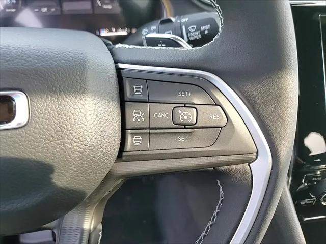 2025 Jeep Grand Cherokee L Laredo X 4x4