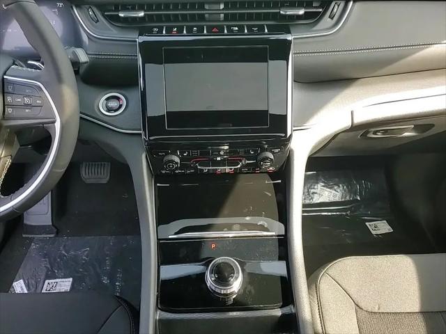 2025 Jeep Grand Cherokee L Laredo X 4x4
